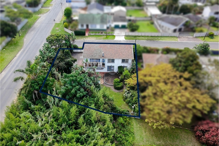6 Bedroom Property for Sale in Abbotsford Eastern Cape